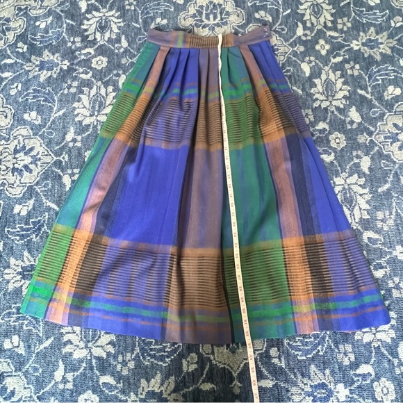 Vintage 80s Liz Claiborne pleated plaid 100% wool A-line skirt - Picture 8 of 9